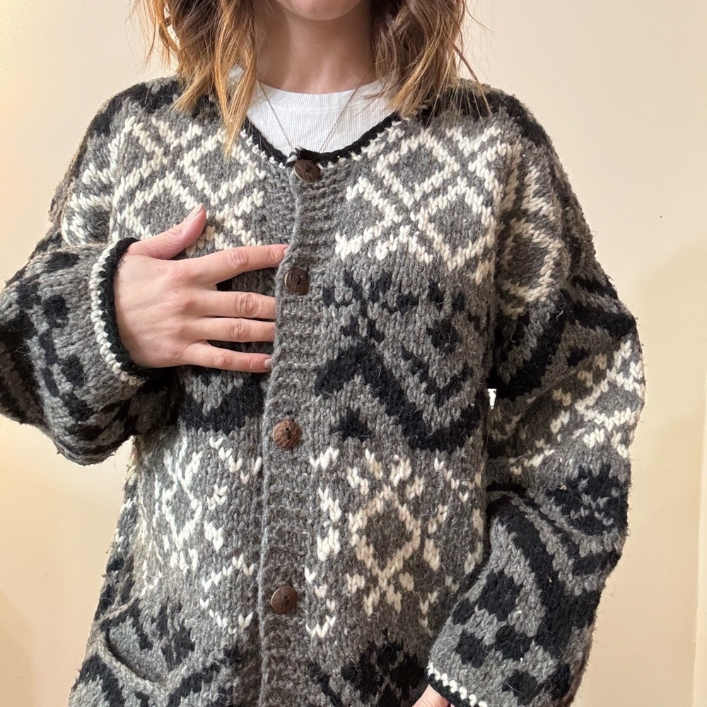 🎱 Vintage ONE OF A KIND handmade in Ecuador wool cardigan - Picture 6 of 8